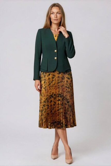 costum cu sacou verde rochie plisata